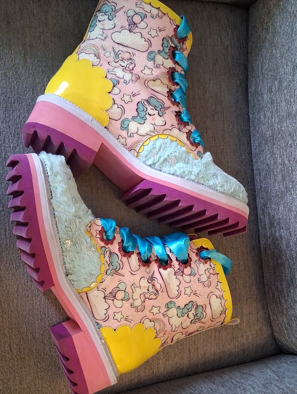 'Morning Stroll' Unicorn Lace-Up Boots - Fuzzy with Glitter! Size 42 (Size 11) - Picture 2 of 11